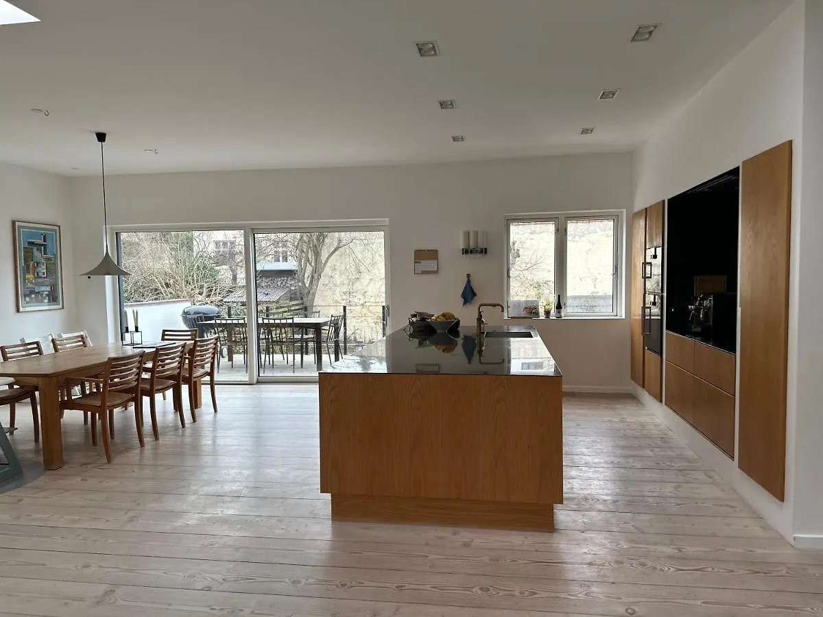 Copenhagen Villa 0*,